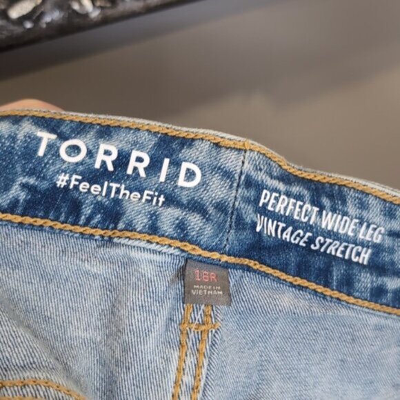 NEW Torrid Perfect Wide Leg Vintage Jeans Size 16 Vintage Stretch Ripped Knee - Picture 11 of 15